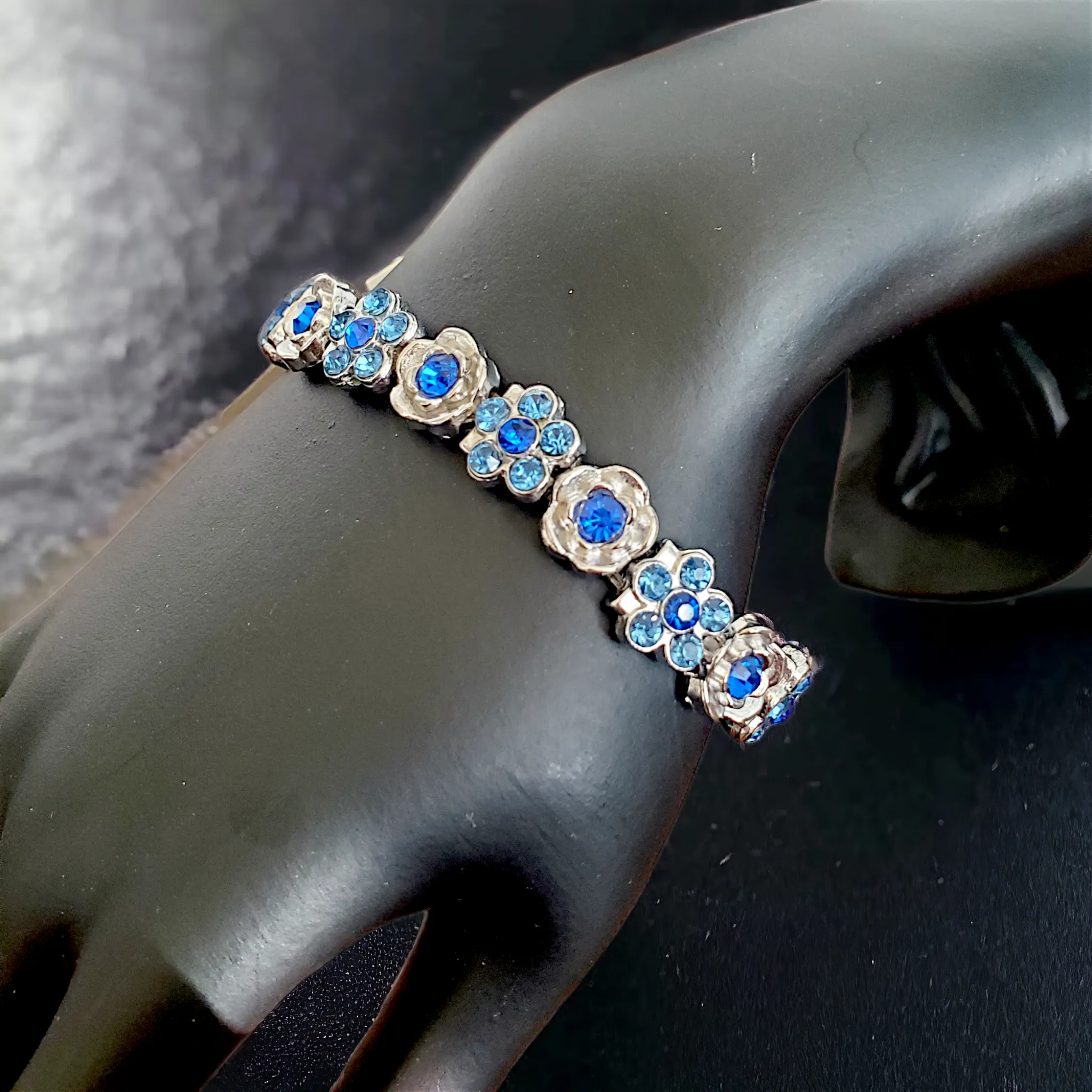 1928 Flower Crystal Stretch Bracelet