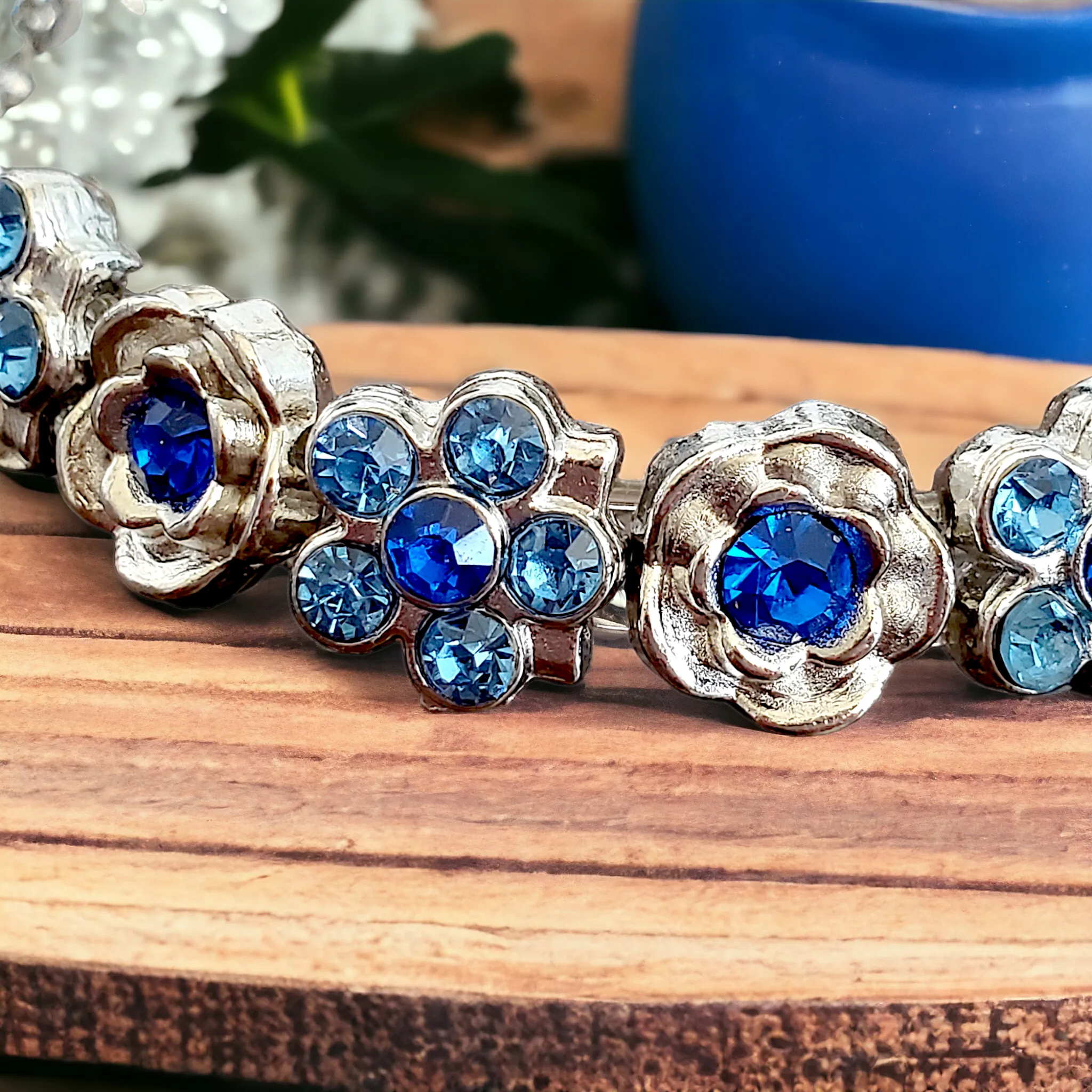 1928 Flower Crystal Stretch Bracelet
