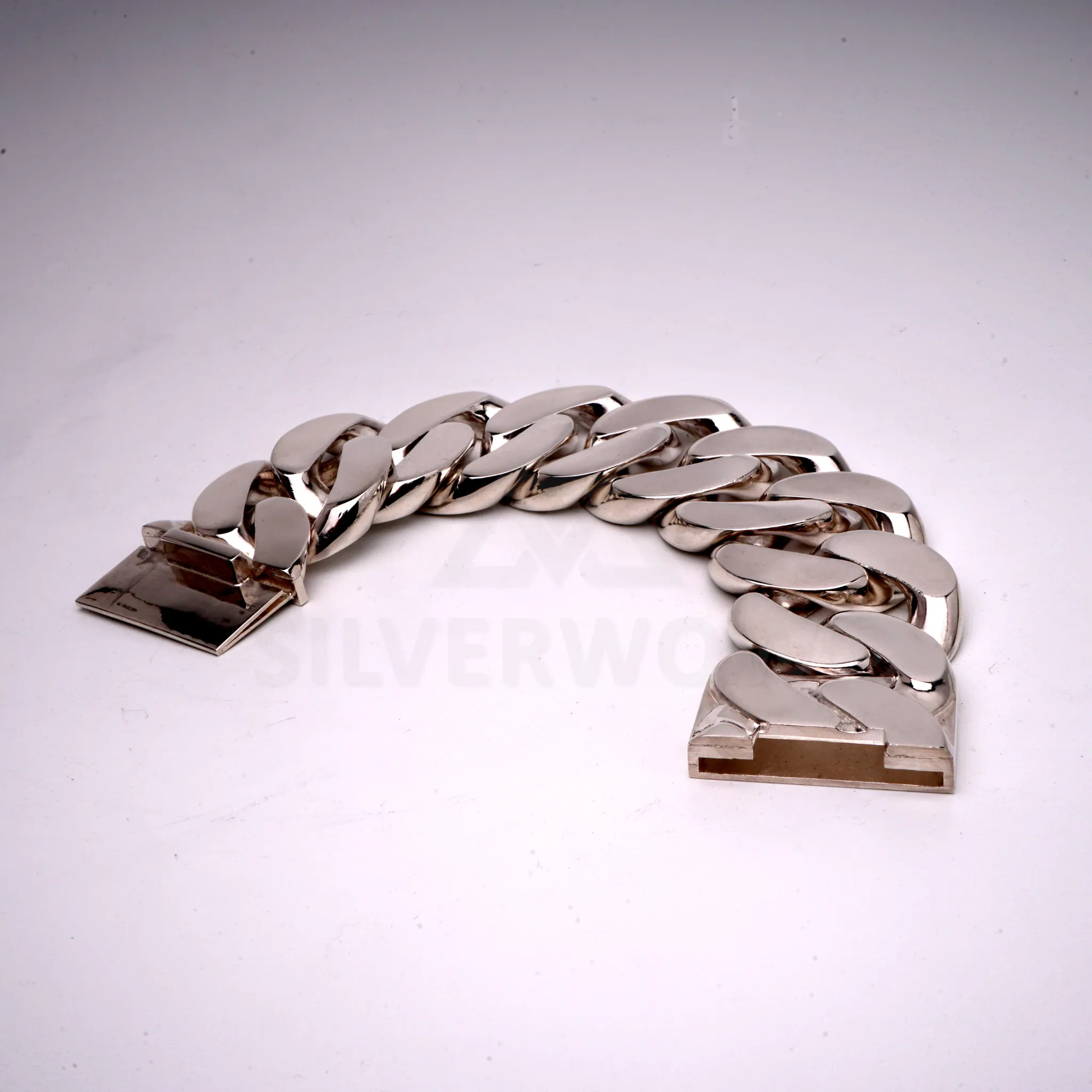 40mm Reverse Lock Curb Bracelet