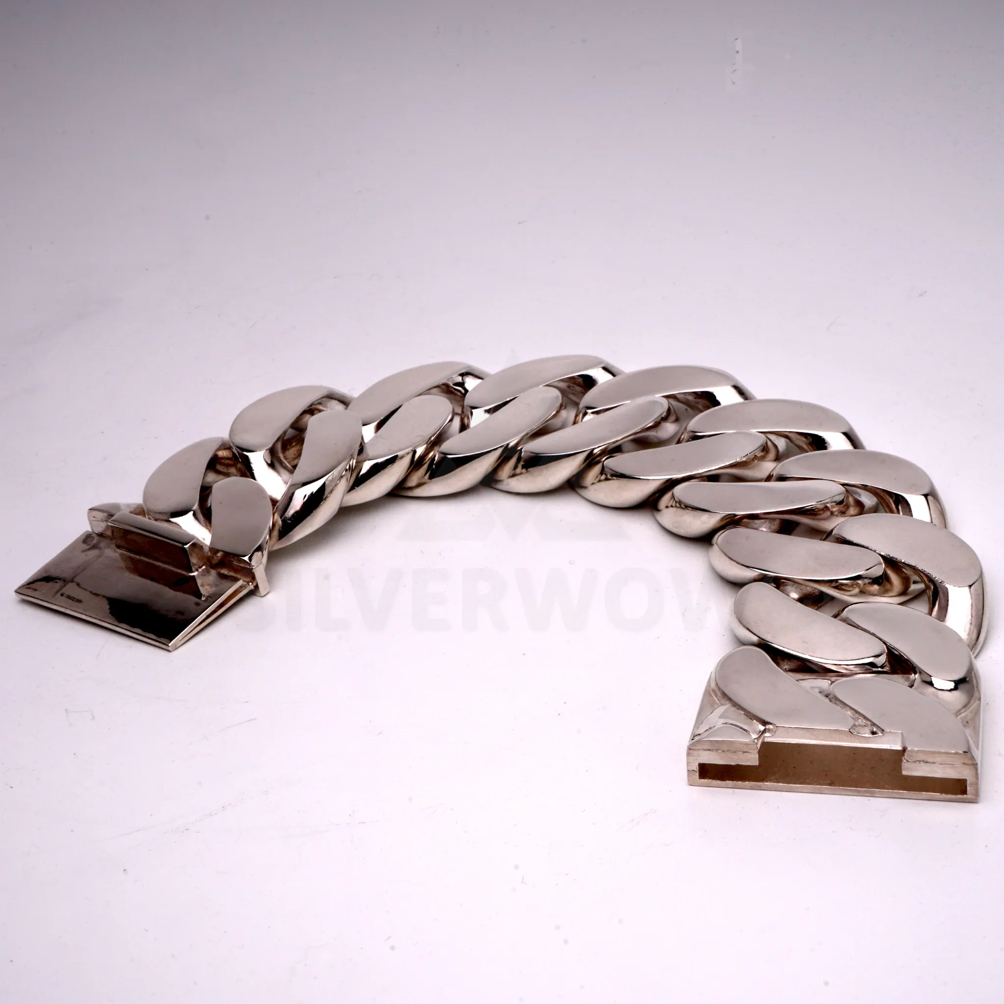 40mm Reverse Lock Curb Bracelet