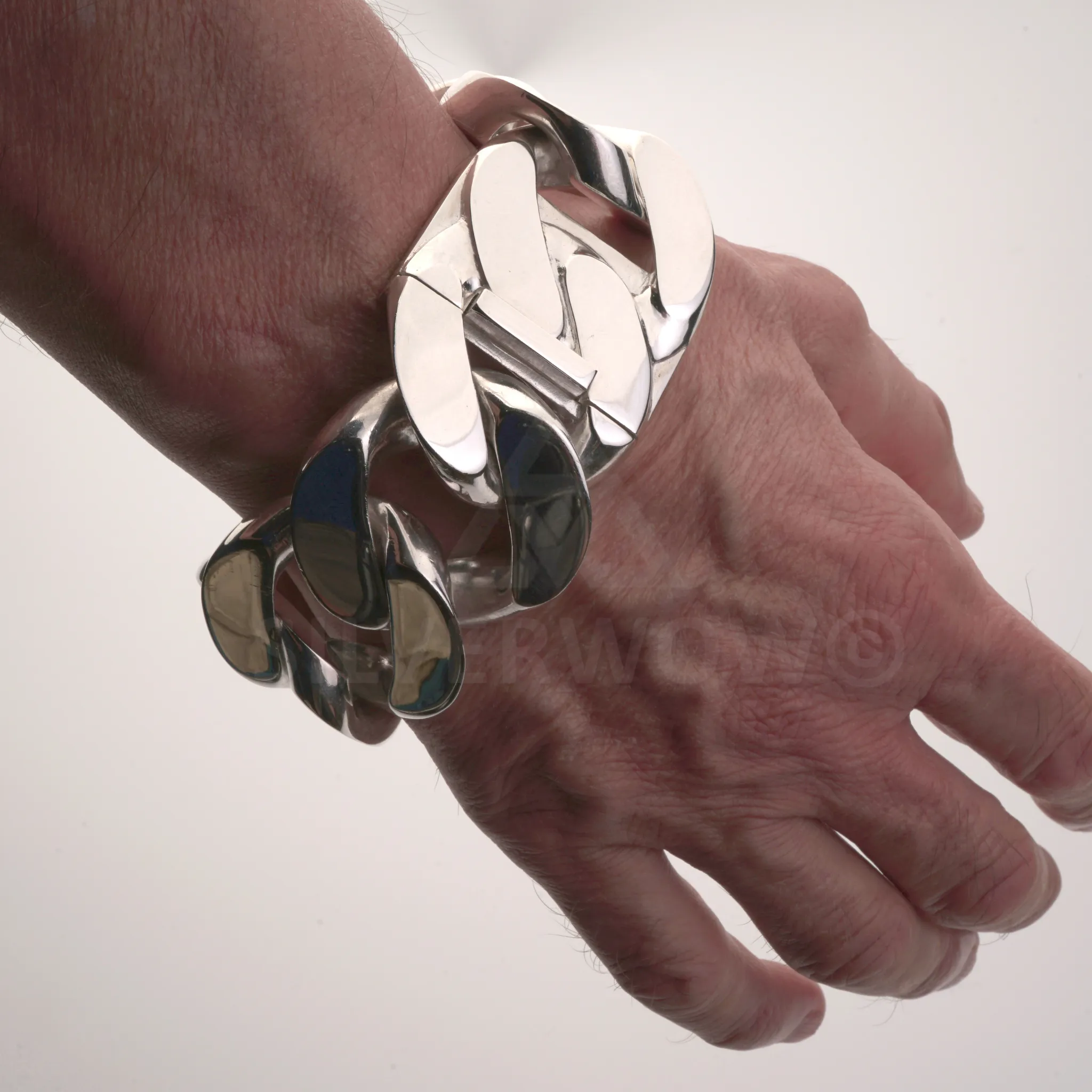 40mm Reverse Lock Curb Bracelet